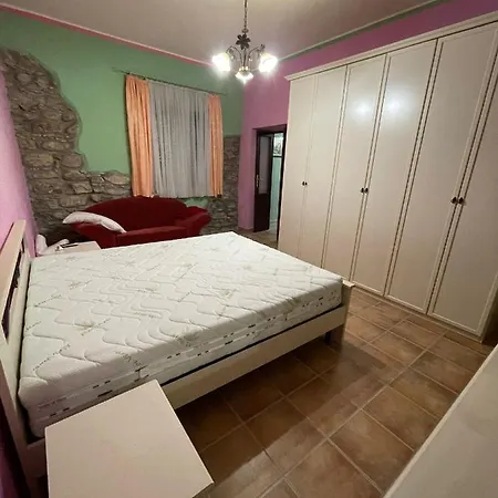 Apartament Palaiti Cariati